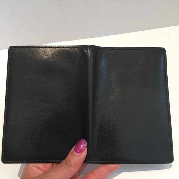 Authentic Coach credit card/business card holder - Picture 4 of 4